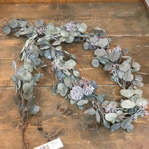 K Eucalyptus & Pinecone Garland