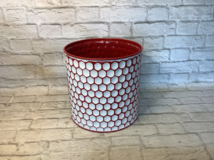 K 7x7 in red and white honey comb pot