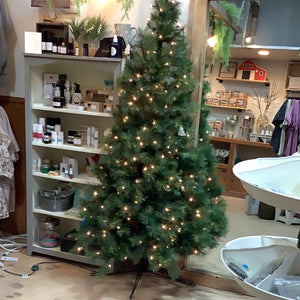 K 6.5’ Half Christmas Tree Pre-Lit