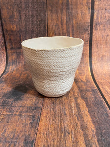 K White Textured Pot